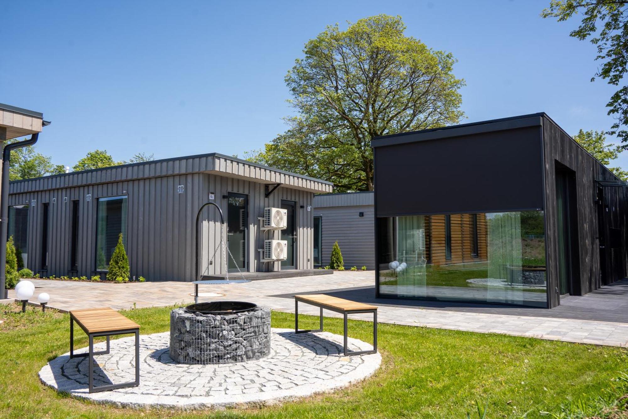 Hotel & Chalets By Revex Schwarzenbach am Wald Exterior photo